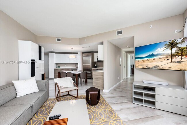 Building Photo - 1300 Brickell Bay Dr