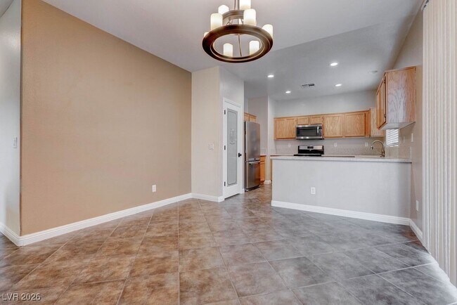 Building Photo - 1948 W Hammer Ln