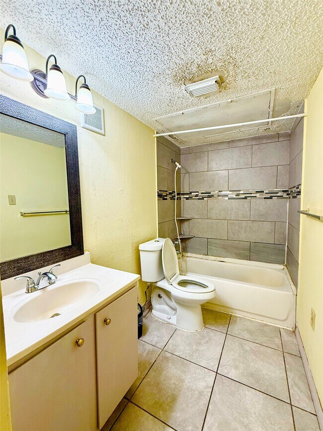 Building Photo - 8360 Jorine Dr
