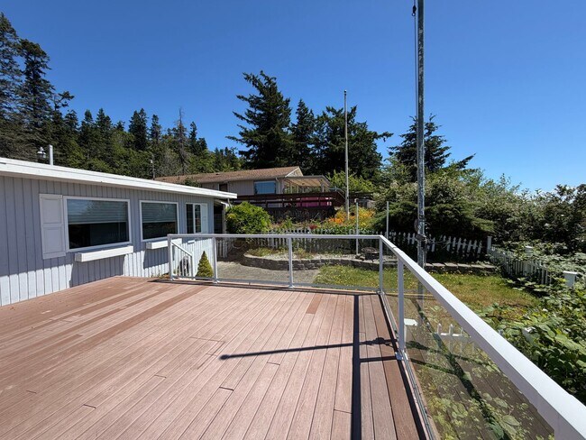 Building Photo - 2814 Mission Beach Heights Rd