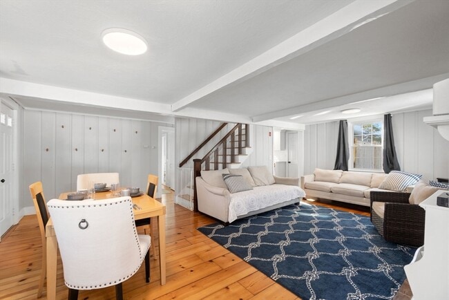 Building Photo - 32 Woodside Ave