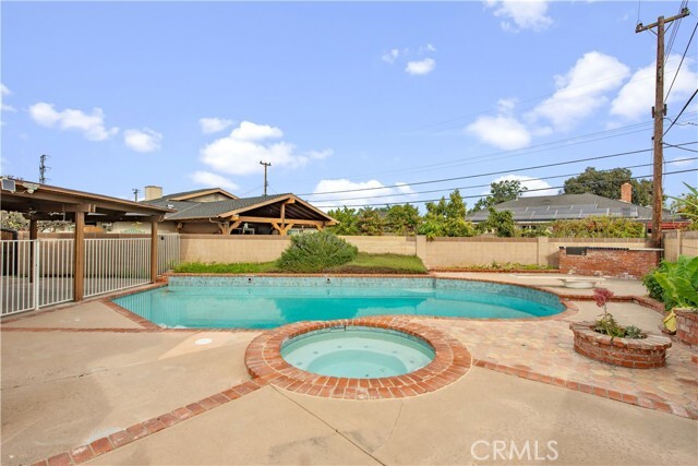 Building Photo - 2110 E North Redwood Dr