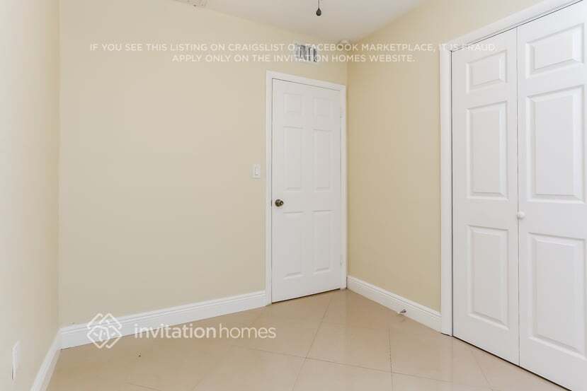 Building Photo - 1421 NE 40th Ct