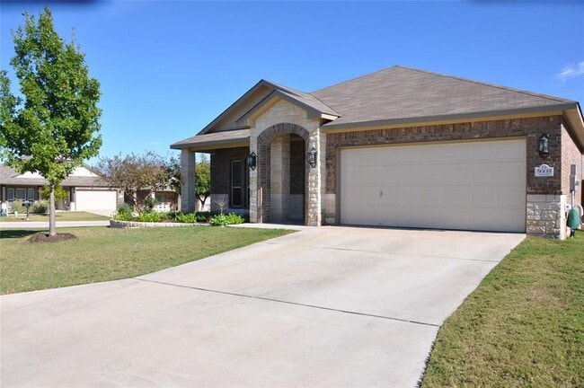 Building Photo - 5603 Drury Ln