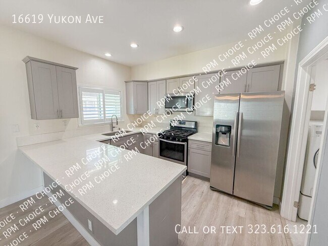 Building Photo - 16619 Yukon Ave