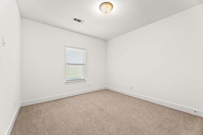 Building Photo - 2205 Southwick Dr