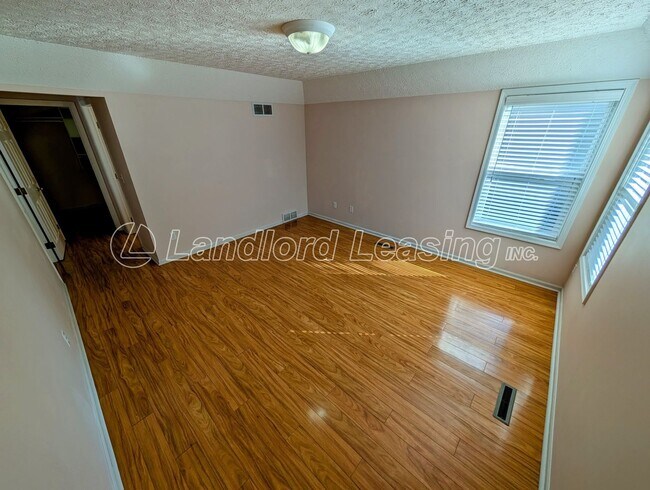Building Photo - Avon Home with Vaulted Ceilings, Gas Firep...