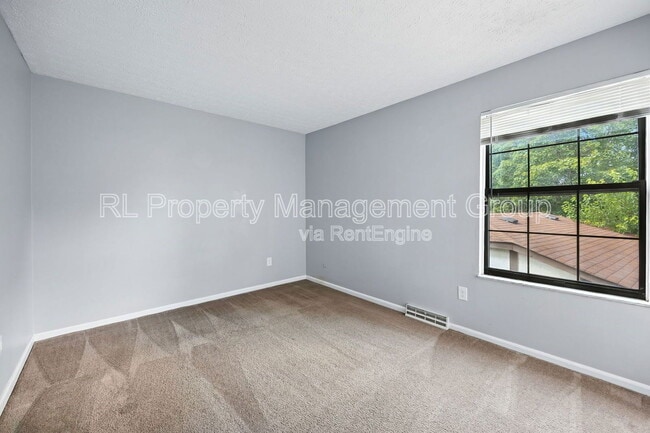 Building Photo - 1094 Farmlane Dr