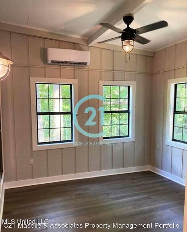 Building Photo - 3 br, 2 bath House - 305 Camp Garaway Rd
