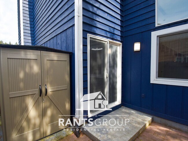 Building Photo - Charming 1-Bed / 1-Bath Townhome in Lacey!