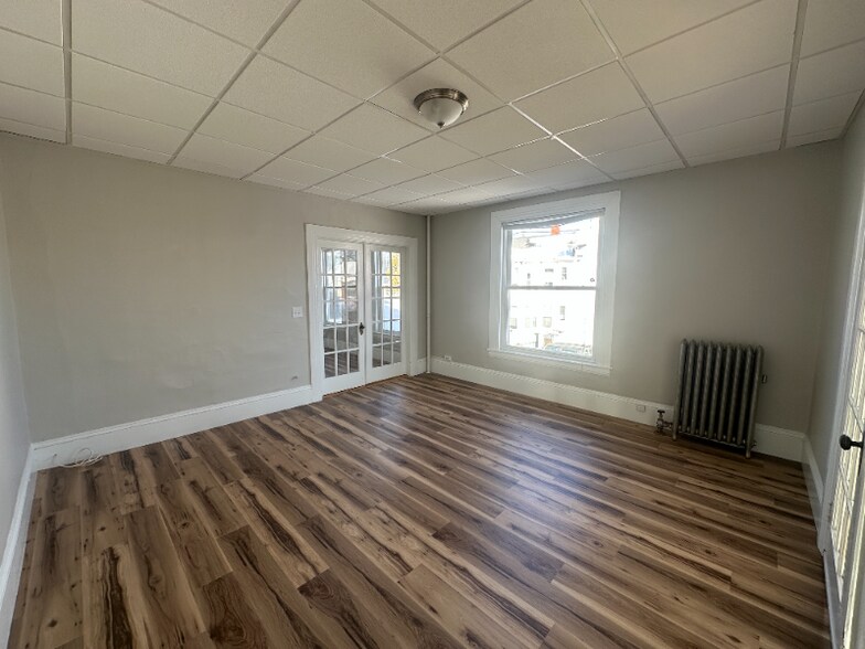 Building Photo - 34 Brook St