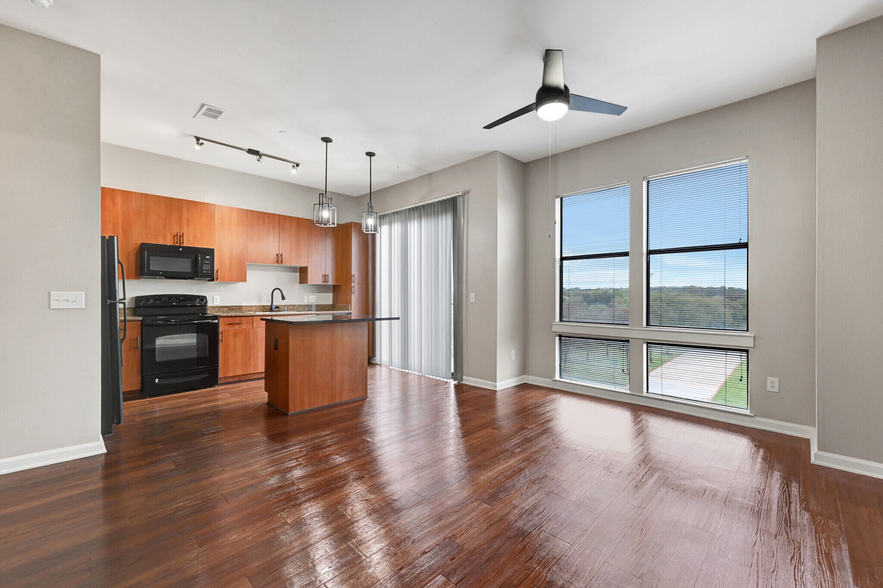 Kitchen / Dining Area - Arthouse