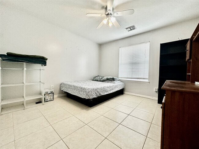 Building Photo - 11036 Mistic Moon Ct