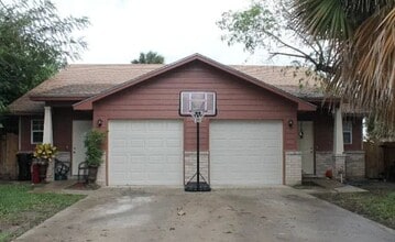 Building Photo - 909 E Jefferson St