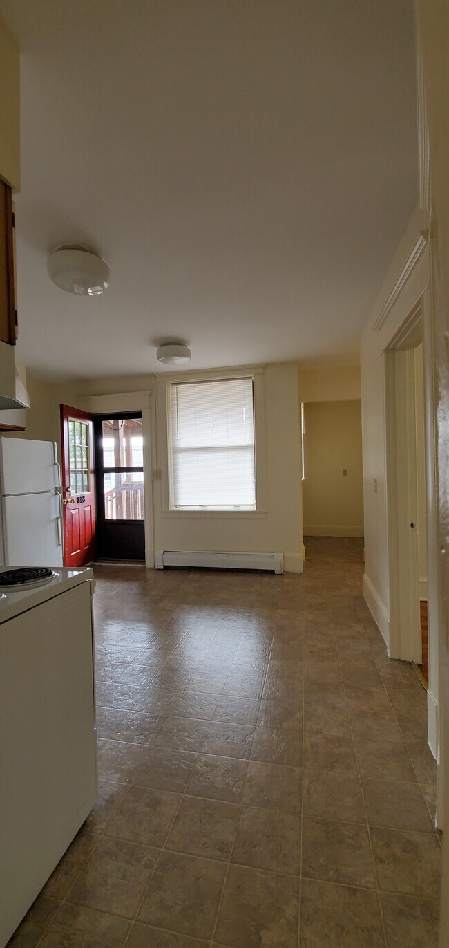 nd entry to kitchen from the living room area - 21 Walter St