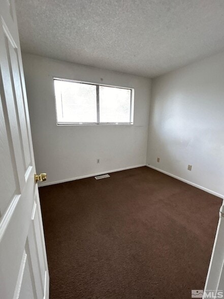 Building Photo - 306 E Quail St