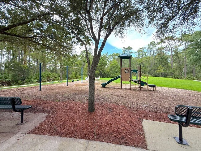 Building Photo - Spacious 5BR/3.5BA Home with Huge Backyard...