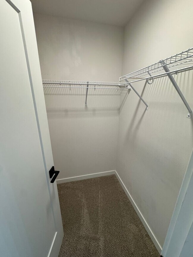 Building Photo - 2bd/1.75bs Seattle Townhome
