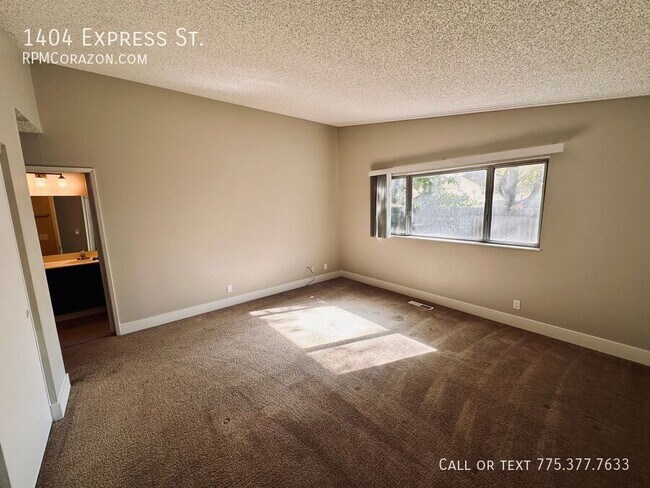 Building Photo - 1404 Express St