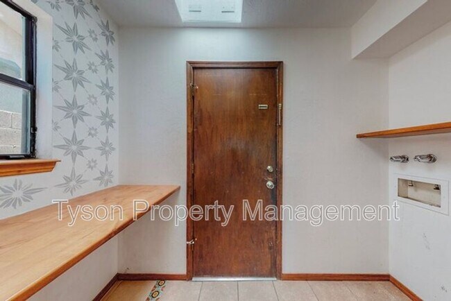 Building Photo - 7305 Mayflower Rd NE