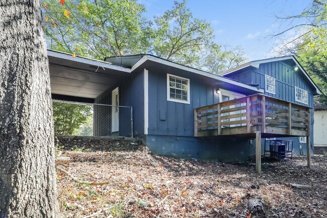 Building Photo - 7391 White Castle Ct