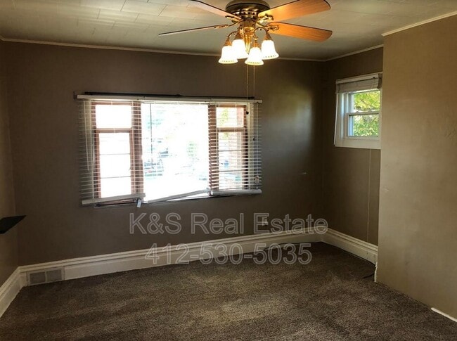 Building Photo - 230 Magazine St