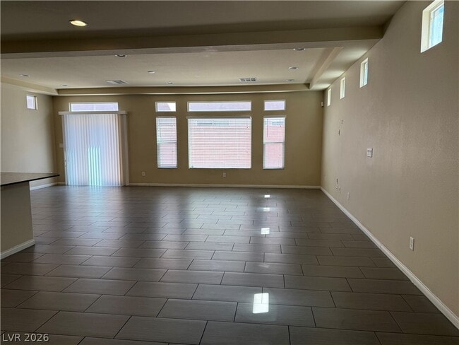 Building Photo - 6083 Crown Palms Ave