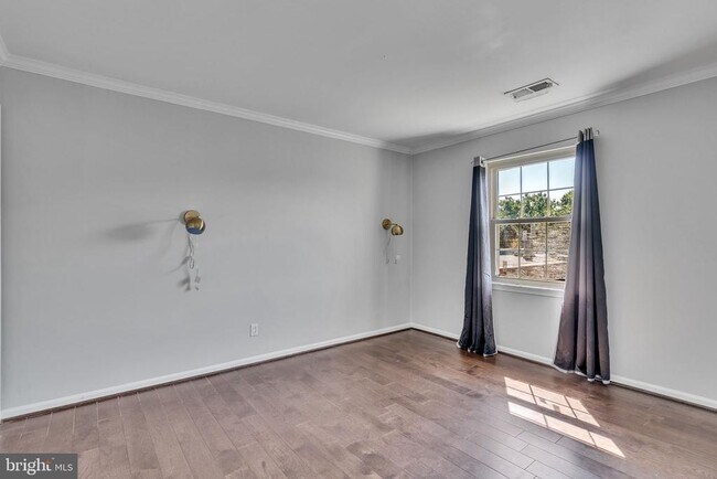 Building Photo - 525 Bashford Ln