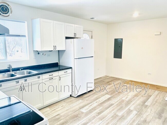 Building Photo - 284 W Windsor Terrace