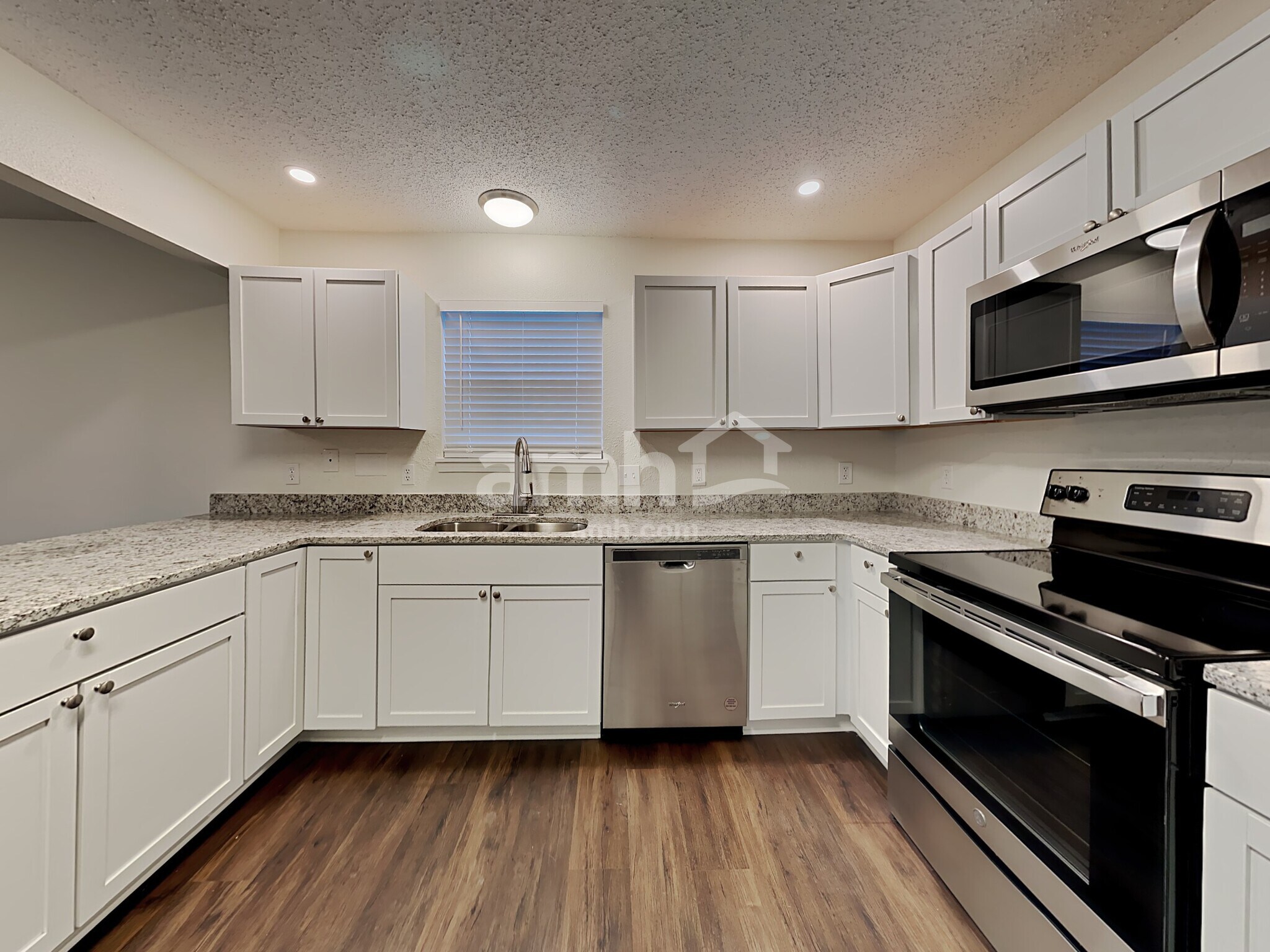 Building Photo - 15532 Outside Trail