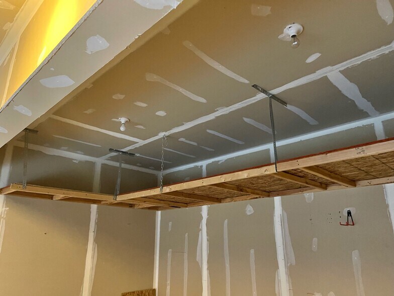 Building Photo - 109 E 780 S