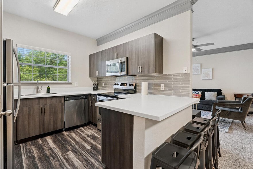 Building Photo - 12100 Metric Blvd