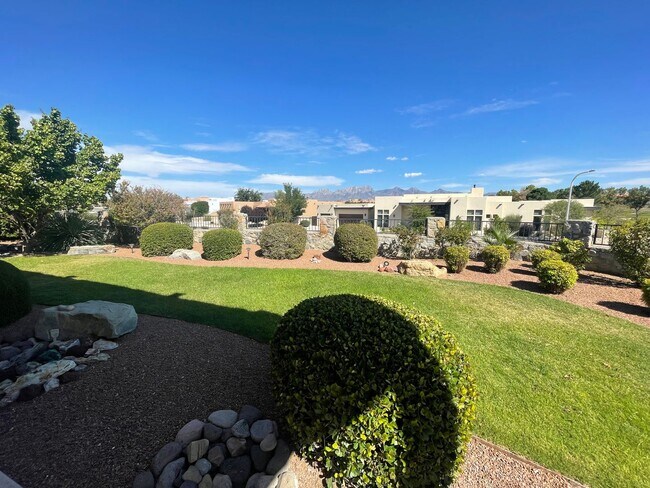 Building Photo - Gorgeous Home in Sonoma Ranch off Golf Club Rd!