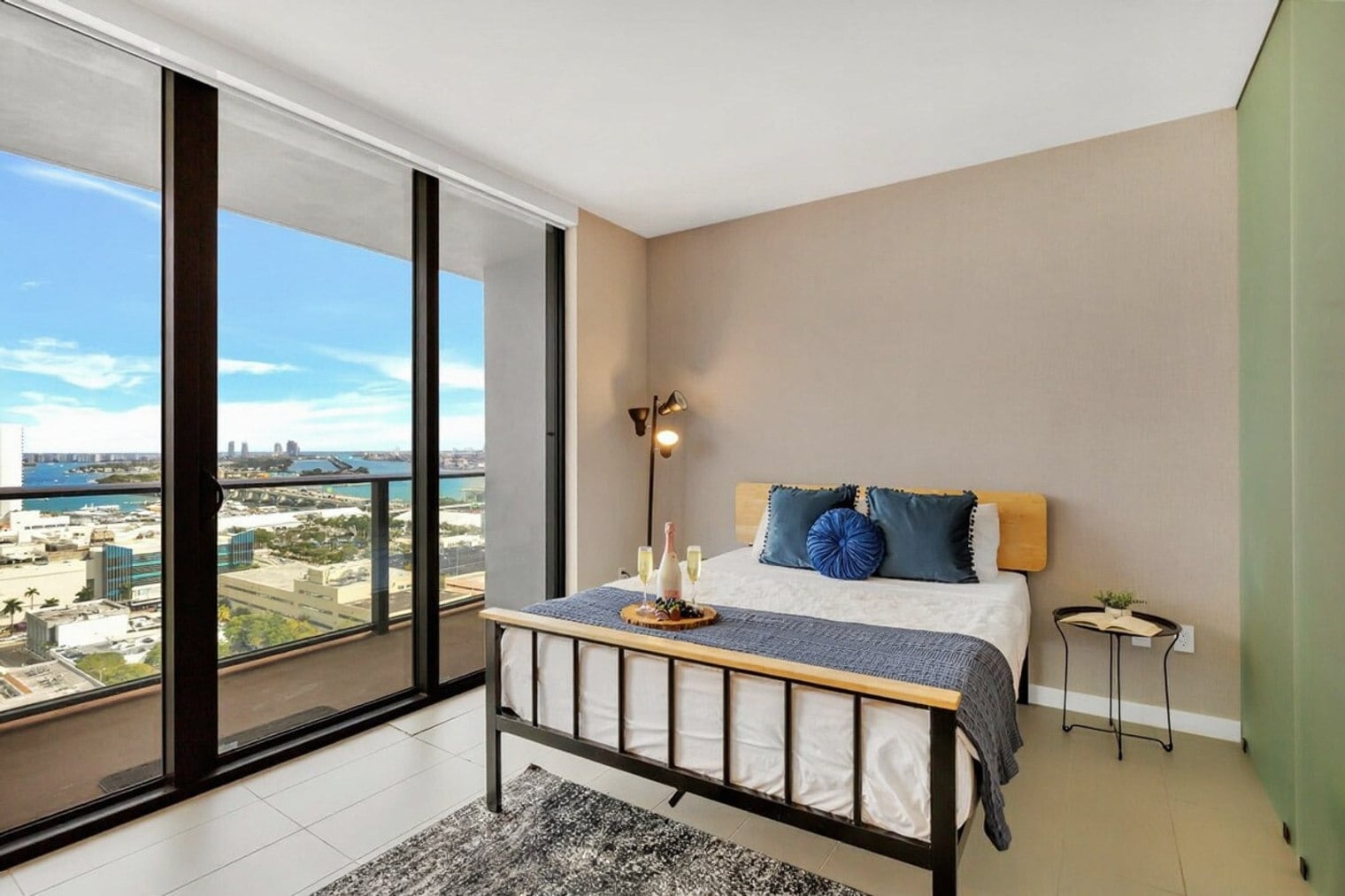 Building Photo - 90 NE 17th St