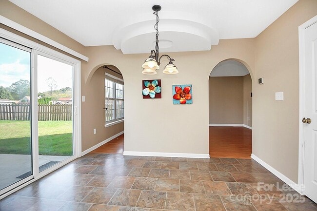 Building Photo - 7115 Simbrah Way