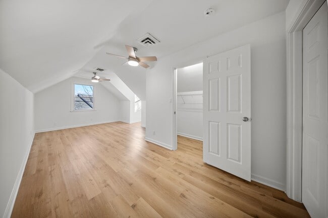 Building Photo - 3 Bedroom 2 Full Bath Home For Rent near Post!