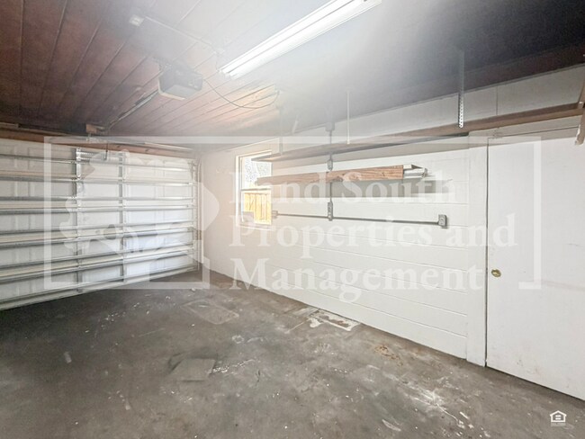 Building Photo - 520 McKay Ct