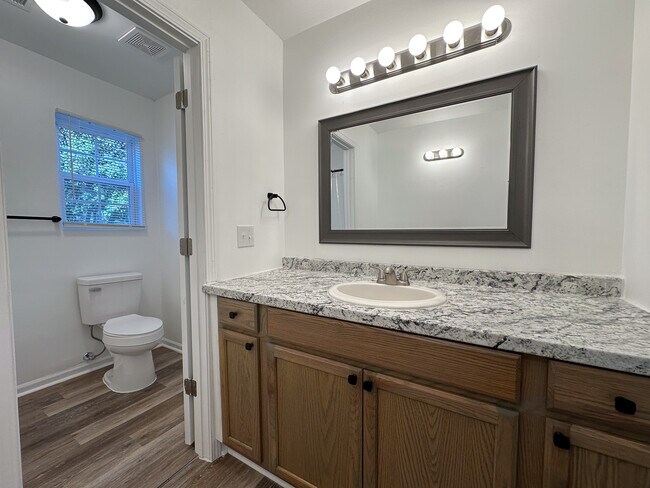 Building Photo - 4933 Lailwood Cir