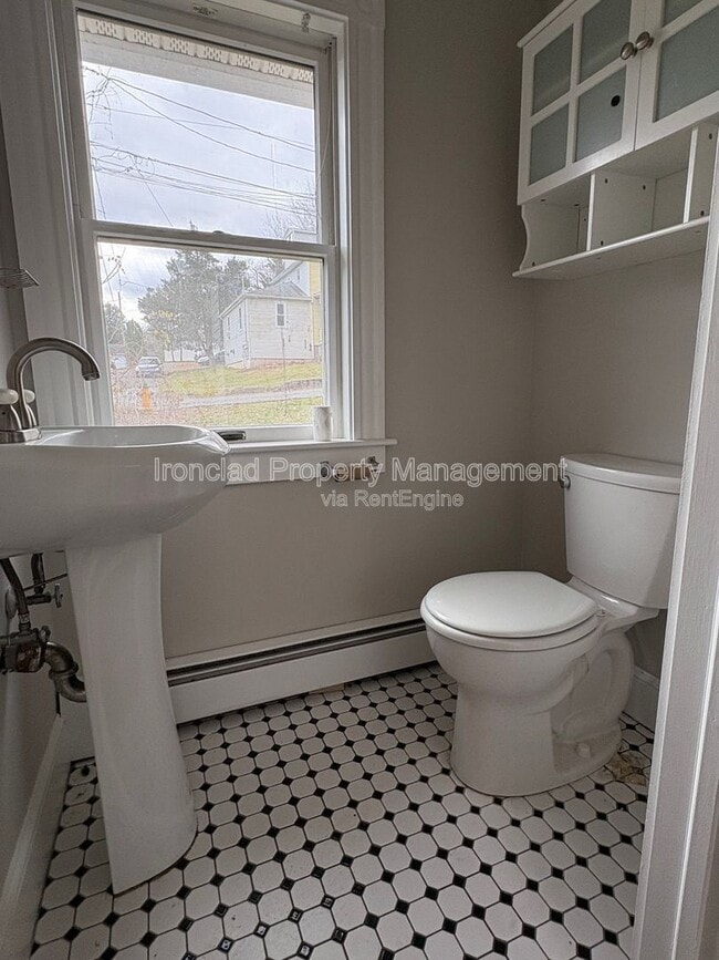 Building Photo - 15 Omo St