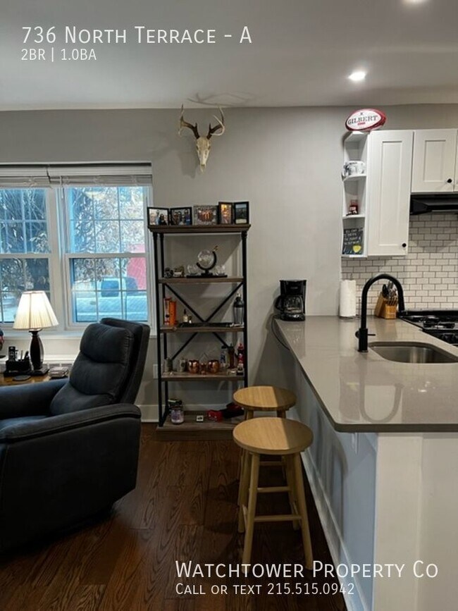 Building Photo - 736 North Terrace