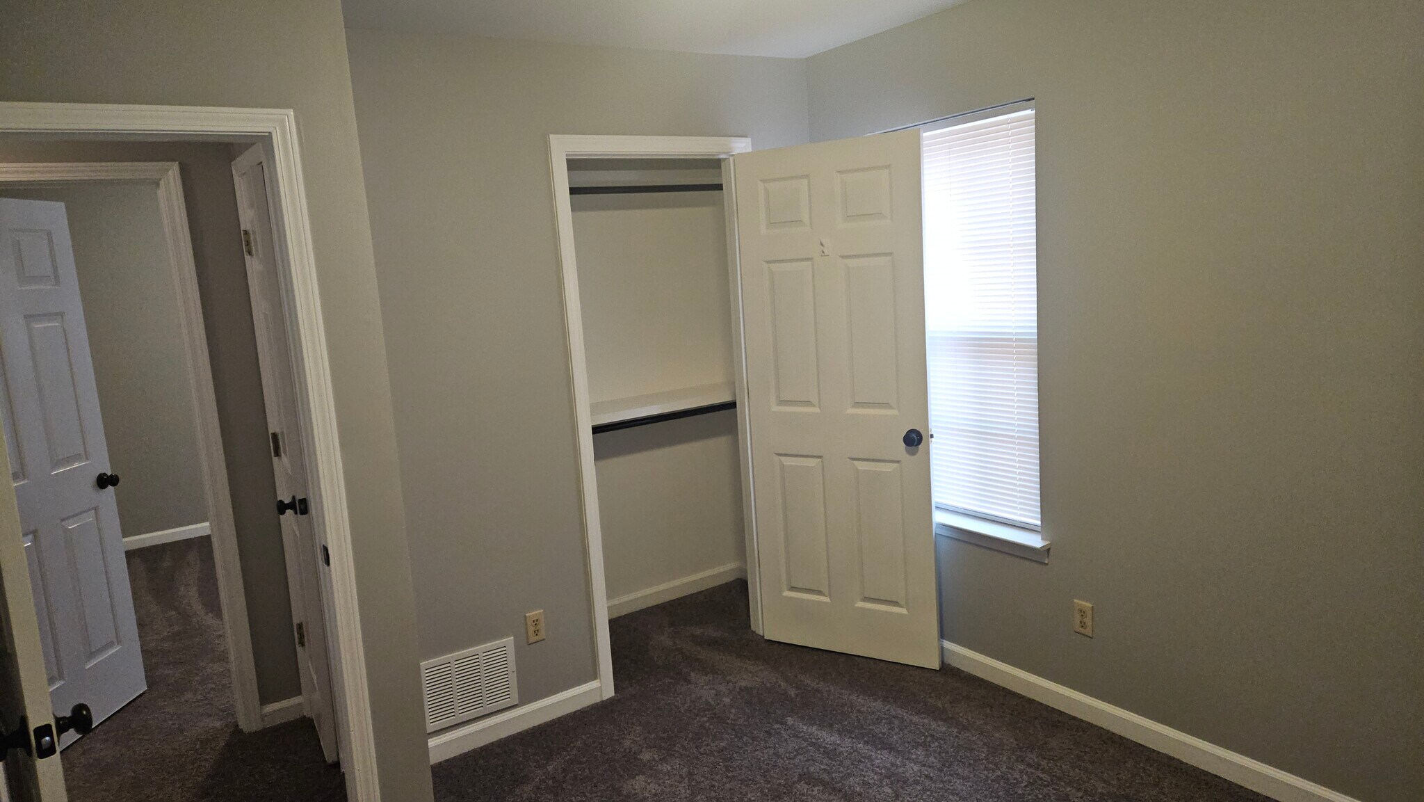 Building Photo - 8382 Regal Bend Dr