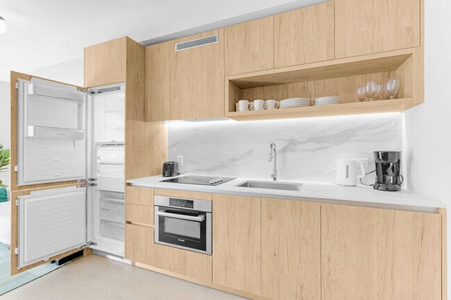 Building Photo - 11 NE 6th St