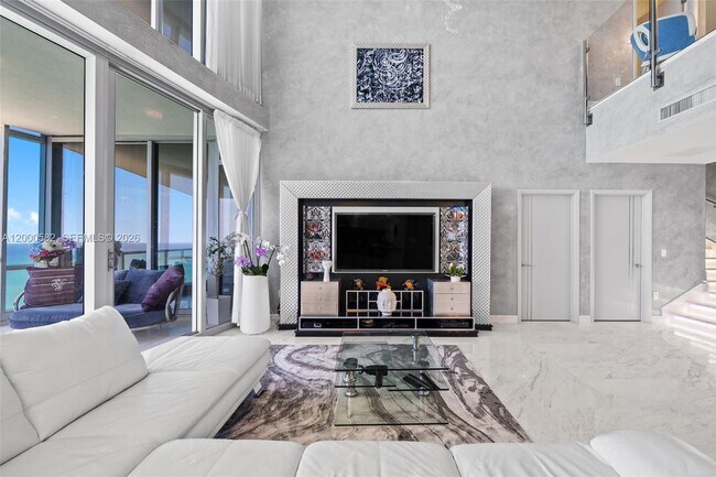 Building Photo - 17121 Collins Ave