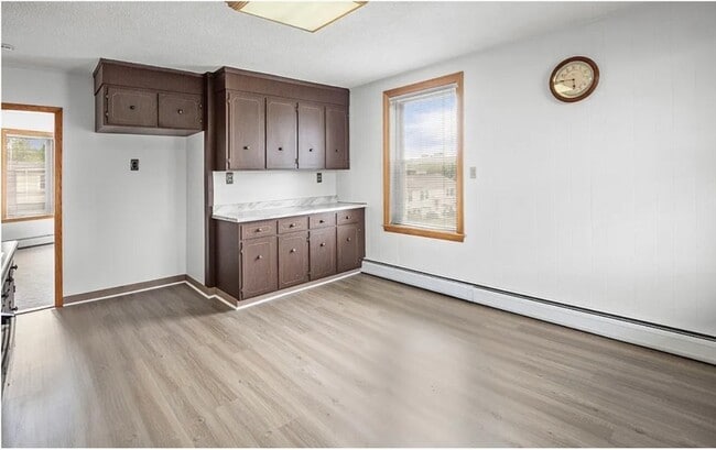 Building Photo - 69 Stowers St