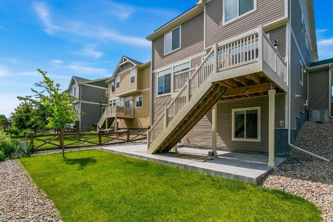 Building Photo - Spacious Banning Lewis Home with Finished ...