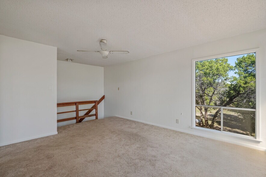 Building Photo - 302 Venture Blvd S