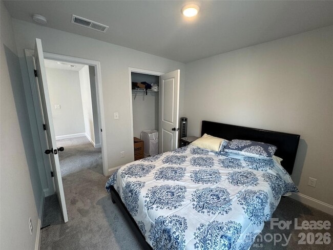 Building Photo - 335 Ladybird Ln