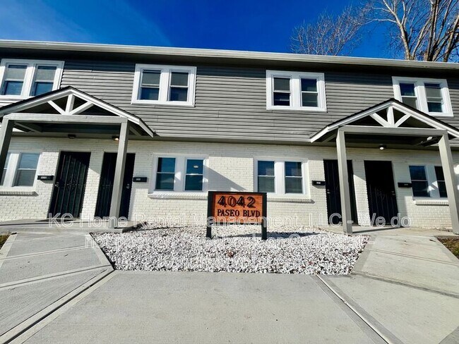 Building Photo - 4042 The Paseo