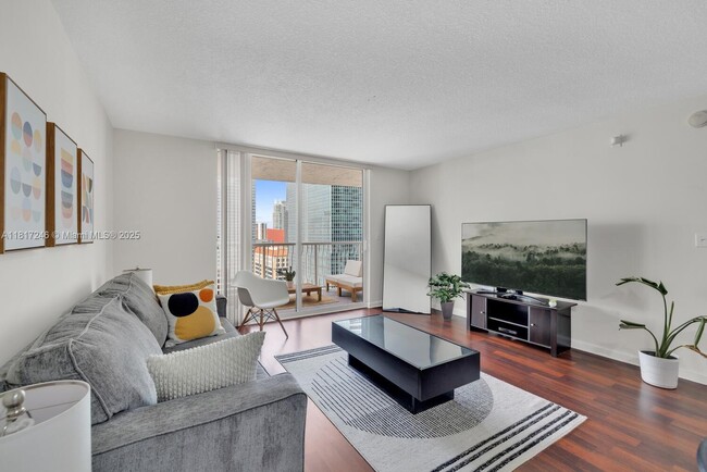 Building Photo - 1200 Brickell Bay Dr