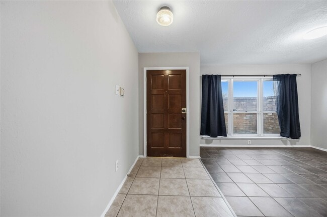 Building Photo - 16702 Quail Meadow Dr